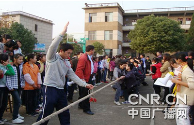 江西省丰城市第四中学素质教育结硕果