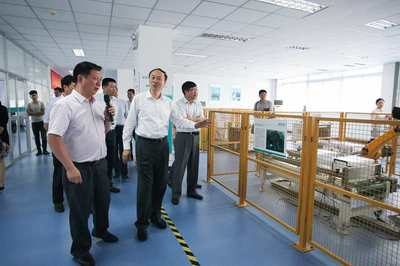 江苏省工业和信息化厅 领导活动 马秋林副省长到南京信息职业技术学院视察指导工作